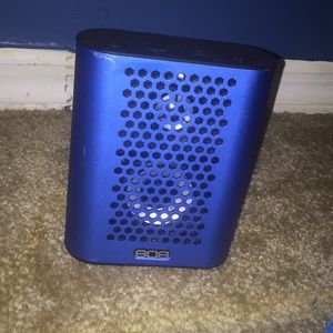 Bluetooth/aux speaker